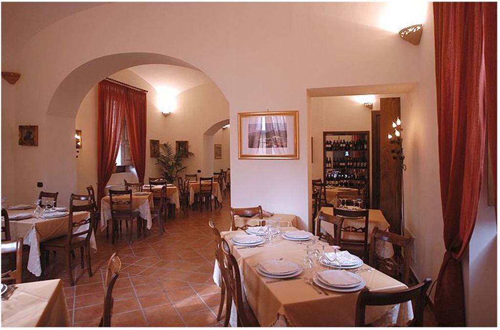 Hotel Ristorante Novecento Caserta Bagian luar foto