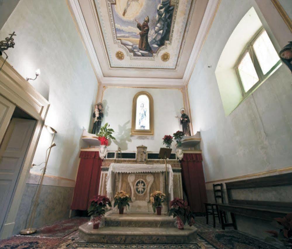 Hotel Ristorante Novecento Caserta Bagian luar foto