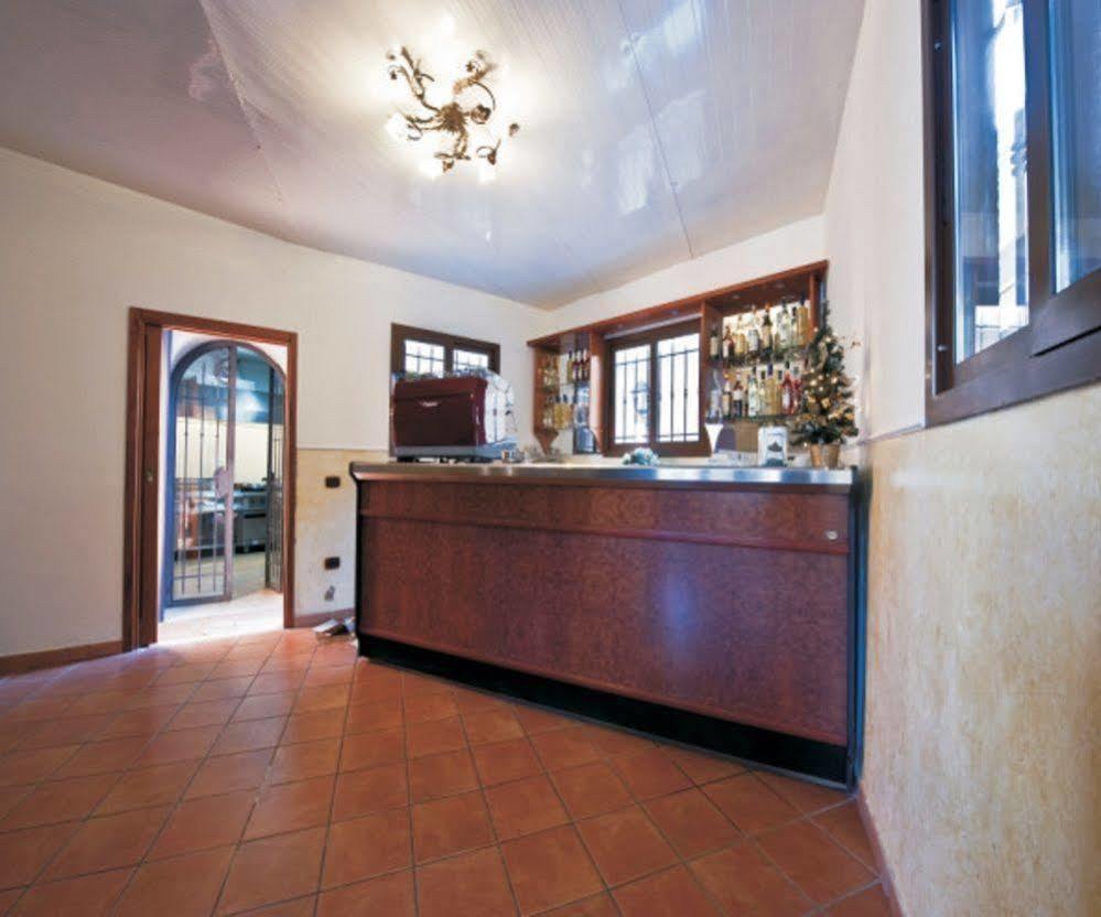 Hotel Ristorante Novecento Caserta Bagian luar foto