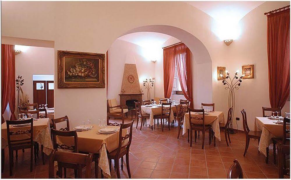 Hotel Ristorante Novecento Caserta Bagian luar foto